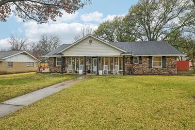 17 Lincolnshire Circle, Bedford, TX 76021 - Photo 1