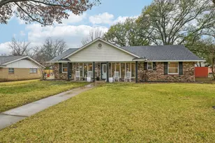 17 Lincolnshire Cir, Bedford, TX 76021 - Photo 1