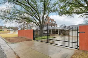 17 Lincolnshire Cir, Bedford, TX 76021 - Photo 38