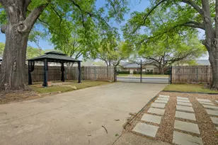 17 Lincolnshire Cir, Bedford, TX 76021 - Photo 34