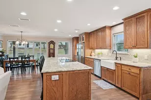 17 Lincolnshire Cir, Bedford, TX 76021 - Photo 14