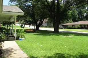 101 N Meadowbrook Dr, Overton, TX 75684 - Photo 2