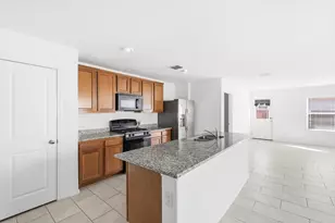 2928 Dora Dr, Fort Worth, TX 76119 - Photo 12