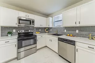 929 Brooks Dr, Cedar Hill, TX 75104 - Photo 10