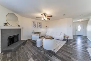 929 Brooks Dr, Cedar Hill, TX 75104 - Photo 6