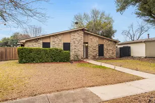 3418 Meadow Oaks Dr, Garland, TX 75043 - Photo 2