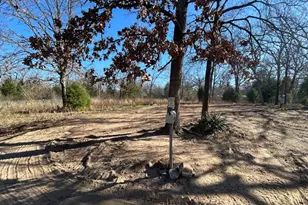 129 Indian Gap Dr, Mabank, TX 75156 - Photo 1