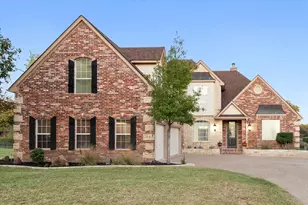352 Leeward Cir, Azle, TX 76020 - Photo 2