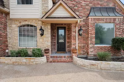 352 Leeward Circle, Azle, TX 76020 - Photo 4