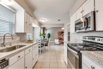 702 W Lynn Creek Drive, Arlington, TX 76001 - Photo 16