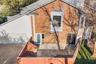 3801 S Versailles Ave, Dallas, TX 75209 - Photo 36