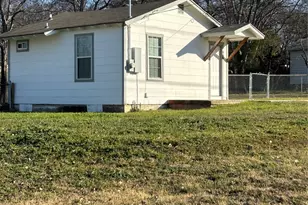 418 Hallvale Dr, White Settlement, TX 76108 - Photo 1