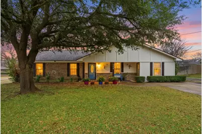 109 E Moonlight Drive, Robinson, TX 76706 - Photo 1