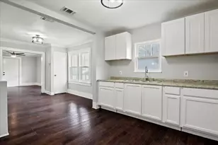 956 E Allen Ave, Fort Worth, TX 76104 - Photo 2