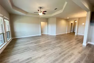 3611 Walnut Rdg Dr, Grand Prairie, TX 75050 - Photo 10