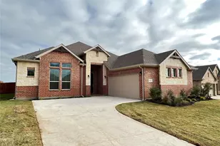 3611 Walnut Rdg Dr, Grand Prairie, TX 75050 - Photo 1