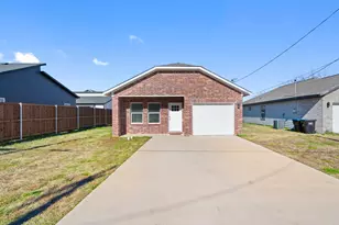 2306 Church St, Greenville, TX 75401 - Photo 4