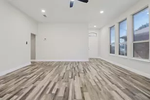 1004 Caliente Dr, Grand Prairie, TX 75051 - Photo 6