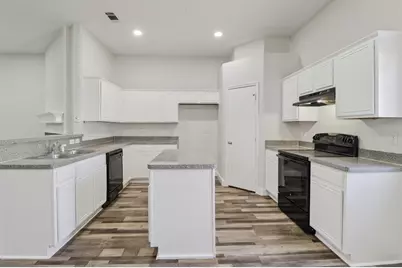 1004 Caliente Drive, Grand Prairie, TX 75051 - Photo 10