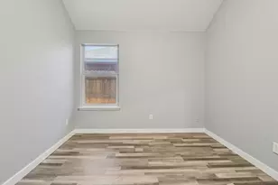 1004 Caliente Dr, Grand Prairie, TX 75051 - Photo 26