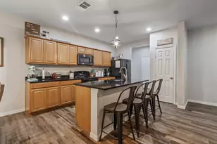 605 Madeline Ct, Azle, TX 76020 - Photo 8