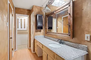 704 Morning Glory Ln, Bedford, TX 76021 - Photo 22