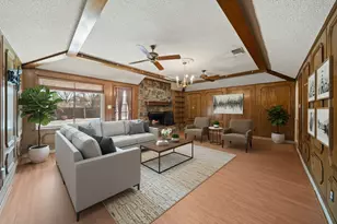 704 Morning Glory Ln, Bedford, TX 76021 - Photo 2