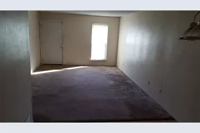 1037 Southmoor Drive, Arlington, TX 76010 - Photo 4