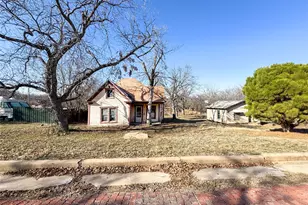 306 W 3rd St, Cisco, TX 76437 - Photo 4