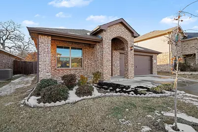 704 Buzzard Lake Trail, Fort Worth, TX 76120 - Photo 2
