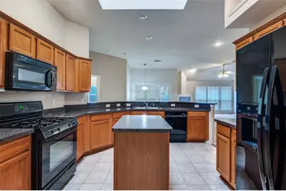 8530 Quicksilver Drive, Dallas, TX 75249 - Photo 8