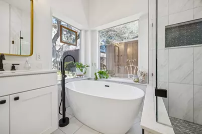 1704 Glenlivet Drive, Dallas, TX 75218 - Photo 16