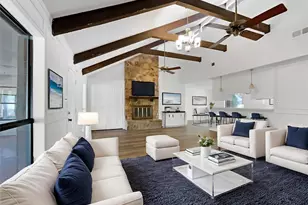 2107 Wilson Dr, Arlington, TX 76011 - Photo 2