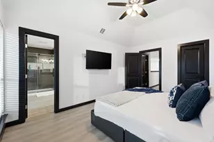 1214 W Hudgins, Grapevine, TX 76051 - Photo 18