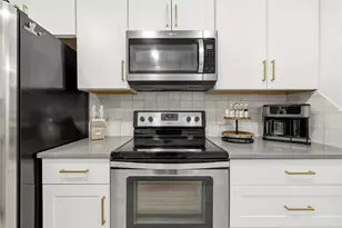 1214 W Hudgins, Grapevine, TX 76051 - Photo 8