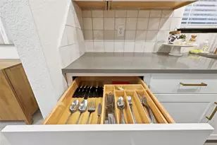 1214 W Hudgins, Grapevine, TX 76051 - Photo 12