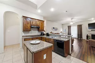 636 Martin Dr, DeSoto, TX 75115 - Photo 10