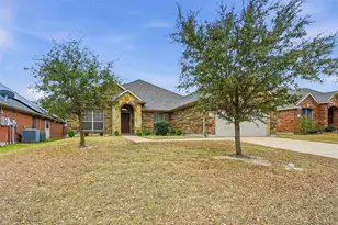 636 Martin Dr, DeSoto, TX 75115 - Photo 1