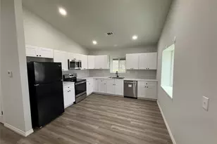 303 Ussery St, Bowie, TX 76230 - Photo 16