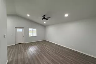 303 Ussery St, Bowie, TX 76230 - Photo 12