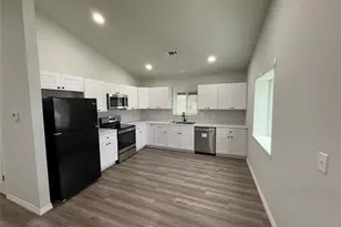 303 Ussery St, Bowie, TX 76230 - Photo 16