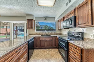 4424 Newberry St, Grand Prairie, TX 75052 - Photo 8