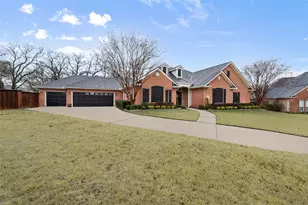 721 Willow Creek Cir, Corsicana, TX 75110 - Photo 2