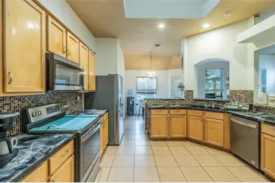 7043 Echo Lake Court, Arlington, TX 76001 - Photo 6