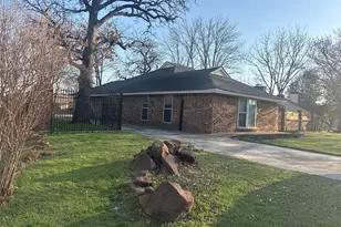 2109 Oakmeadow St, Bedford, TX 76021 - Photo 4