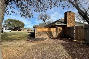 2109 Oakmeadow St, Bedford, TX 76021 - Photo 28
