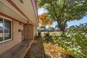 501 S Hilltop St, Burkburnett, TX 76354 - Photo 4