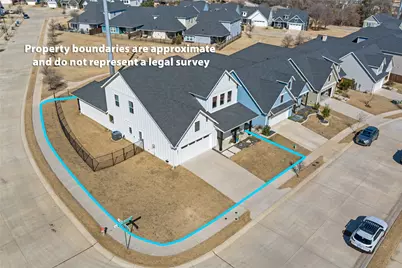 941 Meadow Bend Loop S, Grapevine, TX 76051 - Photo 2