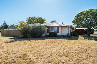 400 S Bailey Street, Electra, TX 76360 - Photo 1