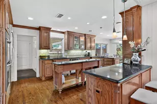 7141 Twin Tree Ln, Dallas, TX 75214 - Photo 10